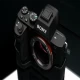 &nbsp;     Gambar di atas menunjukkan kasus A7II dengan Gariz  Langkah maju Sony dalam meluncurkan kamera Mirrorless Full-Frame Sony A9 memang sangat t