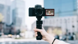 Sony ZV-E10 mungkin menjadi kamera yang memang harus dibuat oleh Sony selama ini. Tetapi apakah kamera vlogging itu mampu mengalahkan kamera pesaing lainnya?