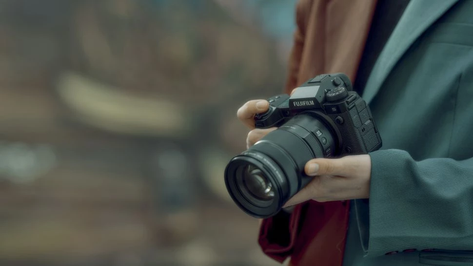 Fujifilm secara resmi mengumumkan kamera mirrorless APS-C 26.16MP andalan terbarunya, Fujifilm X-H2S hari ini di acara X-Summit. Yuk Intip Spesifikasi Resmi dari Fujifilm X-H2S disini