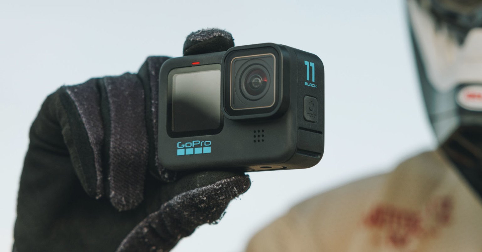 GoPro telah mengumumkan dua kamera GoPro Hero11 Black baru yang memiliki sensor 27 megapiksel yang lebih besar, dapat menangkap video berwarna 10-bit, dapat menangkap "HyperView" ultra-lebar baru, 360-derajat horizon lock, dan masih banyak lagi.