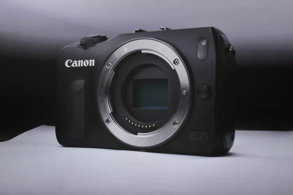 Spesifikasi Canon EOS R100 dikatakan sebagai kamera vlogging yang banyak dikabarkan yang sedang dikerjakan Canon – telah muncul secara online, memberi kita gambaran tentang apa yang diharapkan dari kamera APS-C entry level. 