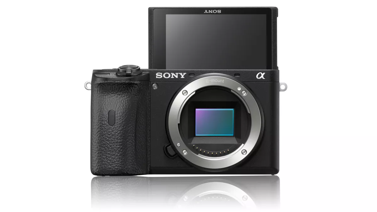 Kamera Sony APS-C E-mount premium baru dikabarkan akan hadir akhir tahun ini. yang di perkirakan adalah Sony A6400 atau A7000.