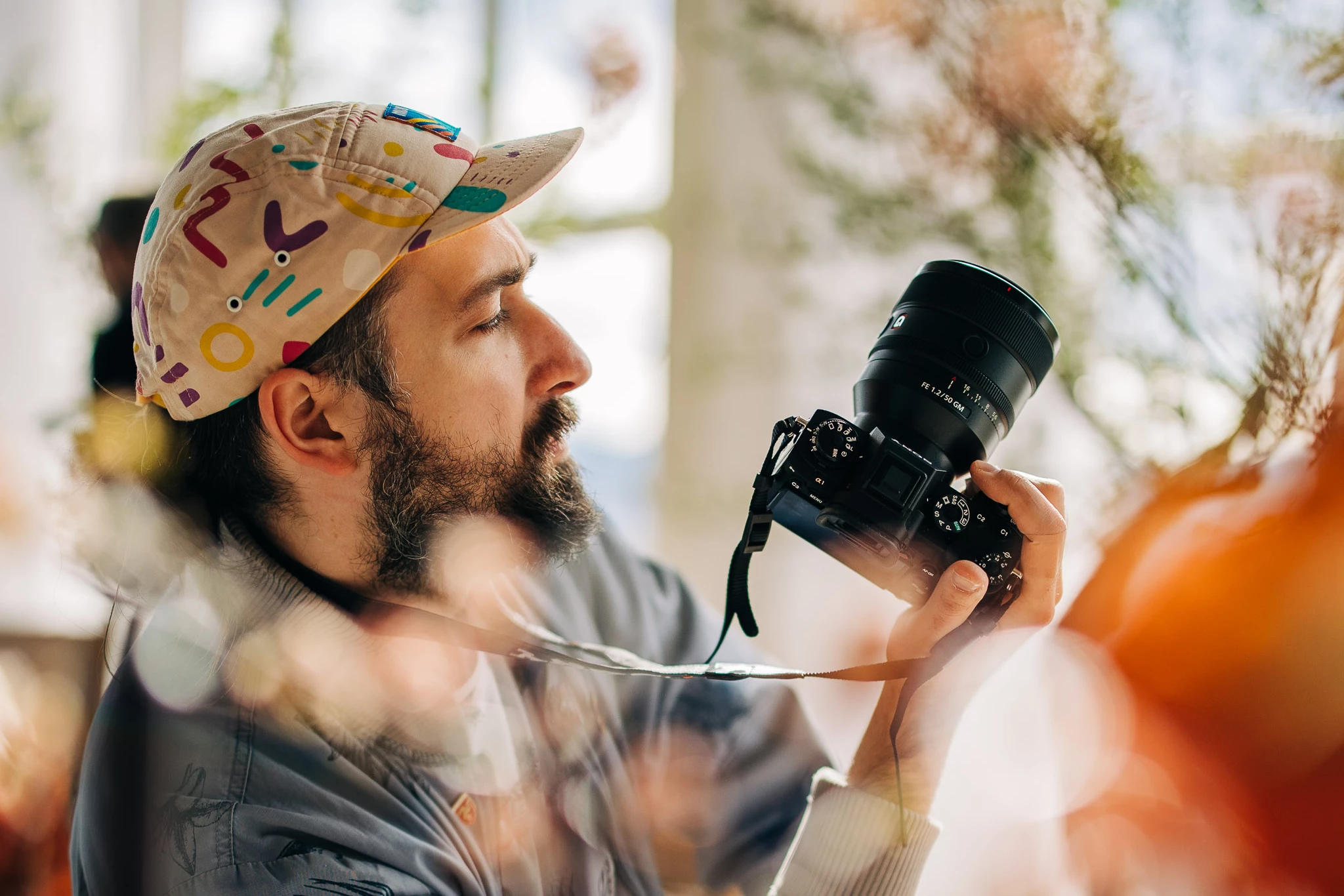 4 kamera terbaik untuk fotografi petualangan, mulai dari opsi yang terjangkau untuk pemula hingga model kelas atas untuk fotografer berpengalaman.