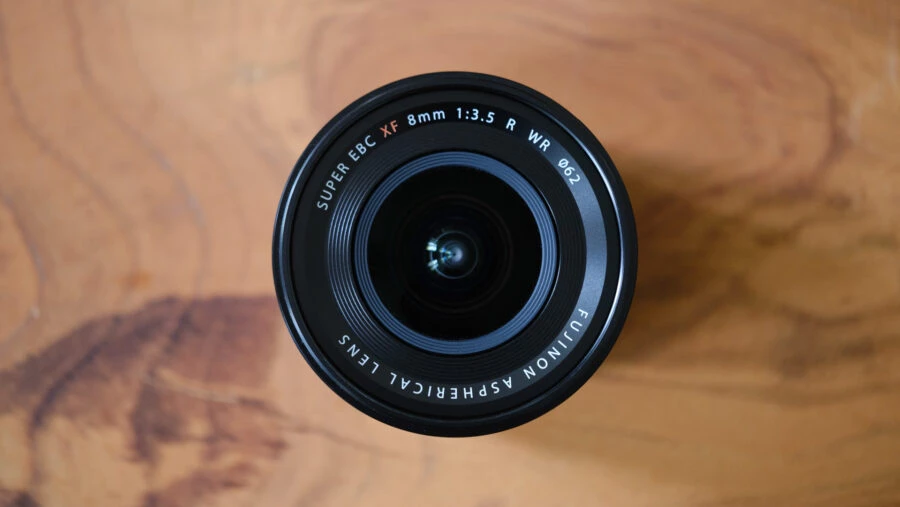 Fujifilm telah menambahkan prime ultrawide ke jajaran lensa XF-nya yaitu dengan Fujinon XF 8mm F3.5 R WR.