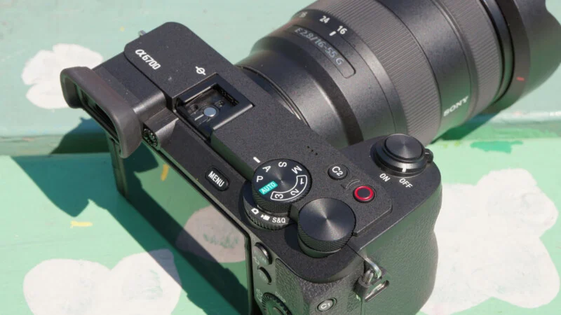 Sony telah mengumumkan a6700 , kamera mirrorless lensa APS-C baru yang dapat ditukar yang dirancang untuk fotografer dan videografer. Menjanjikan kinerja tingkat tinggi dan profesional, a6700 menggabungkan sensor gambar yang ditingkatkan dan prosesor AI.