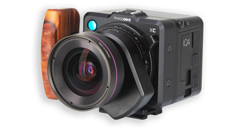 Phase One telah mengumumkan XC Camera , sistem medium-format all-in-one ramah perjalanan baru yang merupakan kamera terintegrasi digital paling ringkas.