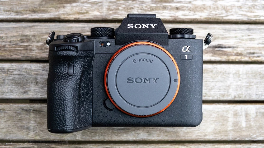 Sony A1, Canon EOS R5C, dan Nikon Z8, Mana yang Terbaik dalam Merekam Video  8K?<!-- --> | DOSS Camera & Gadget