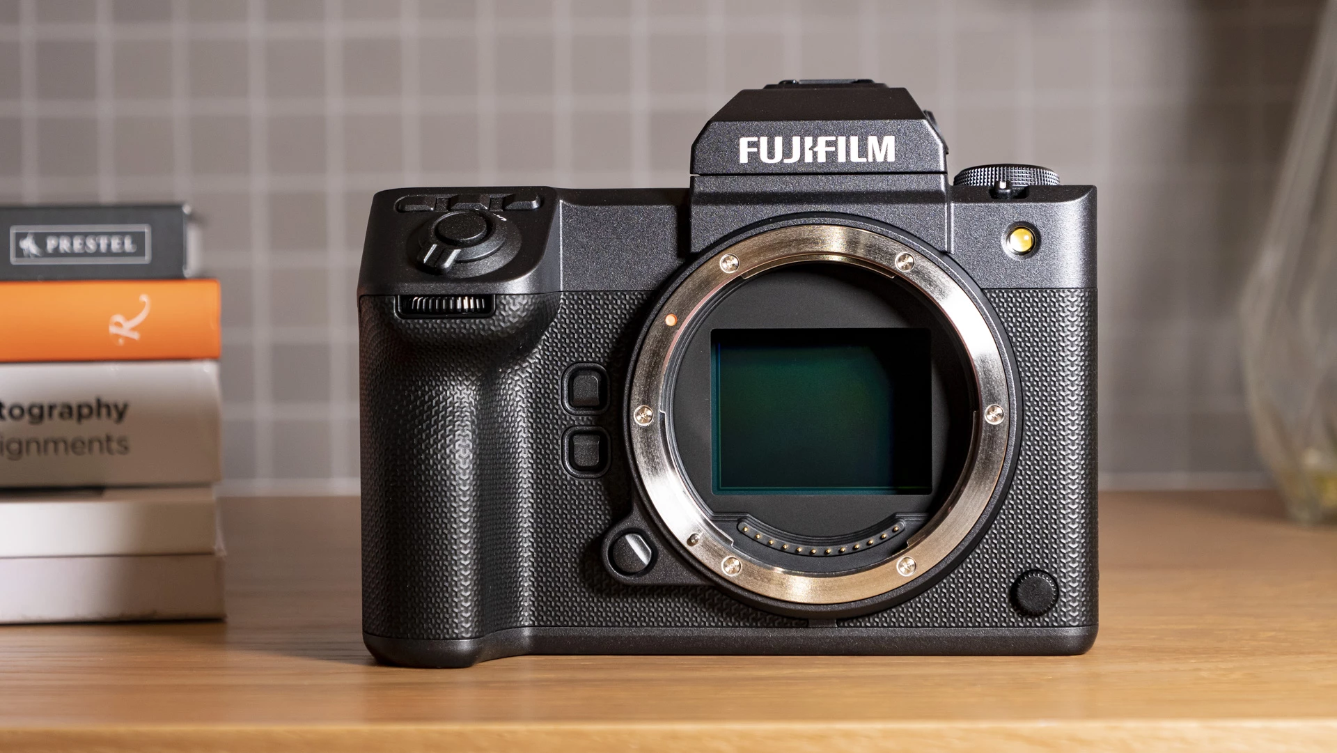Fujifilm GFX100 II Adalah Perombakan yang Drastis Dari Versi Sebelumnya, Nah Simak Penjelasannya Yuk.