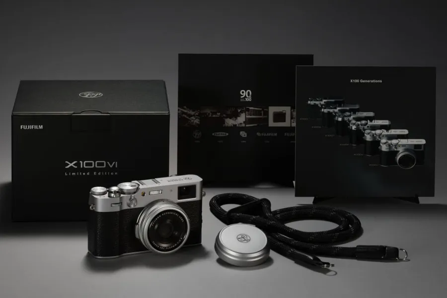 FUJIFILM-X100Ⅵ_Limited-Edition-kit-2.webp