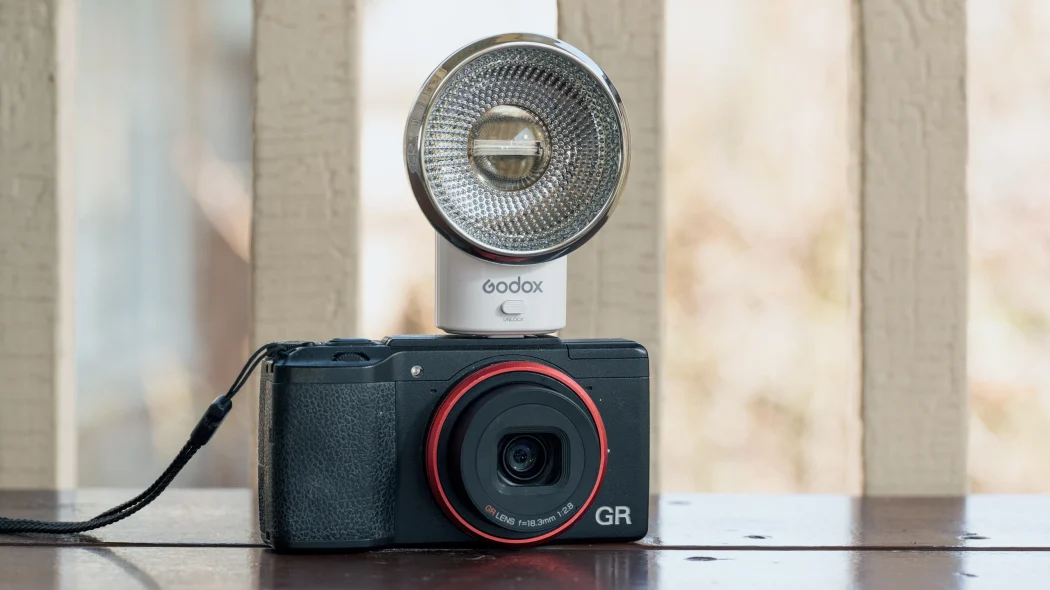 Godox LUX ELF Retro Camera Flash Dirilis, Flash Kamera Retro Terbaru Dengan Harga Terjangkau