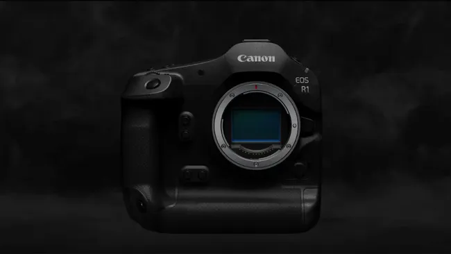 Wujud Asli Canon EOS R1 Terungkap Saat Dicoba di Alam Liar.